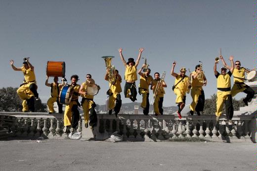 Músics - XARANGUES - ALWAYS DRINKING MARCHING BAND